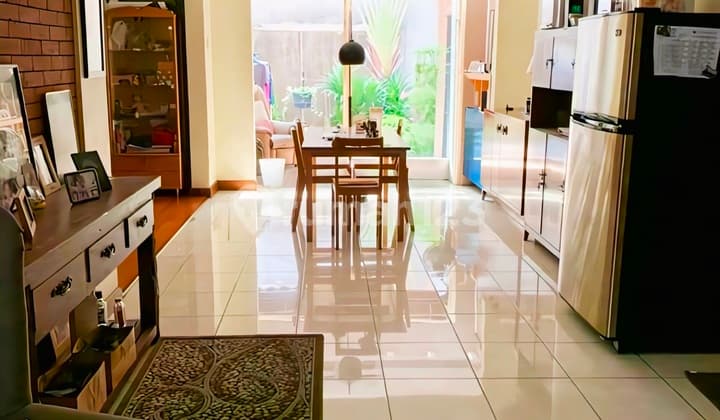 Dijual Cepat! Rumah Luas, Lokasi Strategis; Hanya 3 Menit Menuju Pintu Tol; Stasiun KRL, Mall, Rs, Sekolah, Dll di Jl. Mandar, Bintaro Jaya Sektor 3