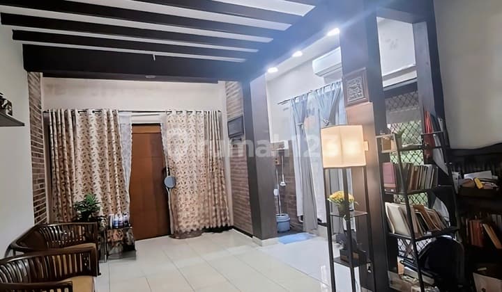 Rumah View Taman, Posisi Hoek, Lokasi Strategis; Hanya 2 Menit Menuju Pintu Tol; Stasiun KRL, Mall, Rs, Sekolah, Dll di Cluster Mahagoni, Graha Bintaro.