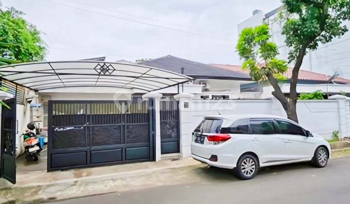Disewa Segera!! Rumah di Lokasi Strategis, Dekat Akses Tol, MRT, Perkantoran & Bisnis, Sekolah, Dll di Kebayoran Baru, Jakarta Selatan