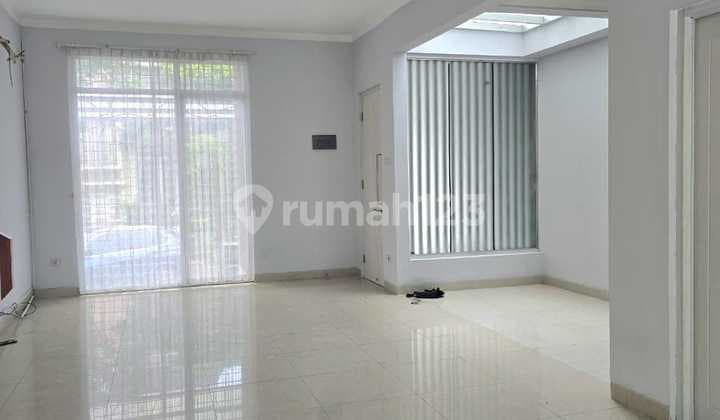 Turun Harga! Lokasi Strategis; 2 Menitsaja Menuju Pintu Tol, Stasiun KRL, Mall, Rspb, Sekolah, Dll di Kebayoran Terrace, Bintaro Jaya