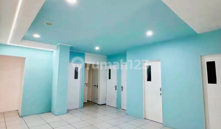 Dijual Kos Exclusif 3 Lantai + Apotik dan Klinik, Lokasi Strategis; Pinggir Jalan Utama,Dekat Akses Tol, Stasiun KRL, Mall, Rs, Sekolah, Pasmod, Dll di BSD City