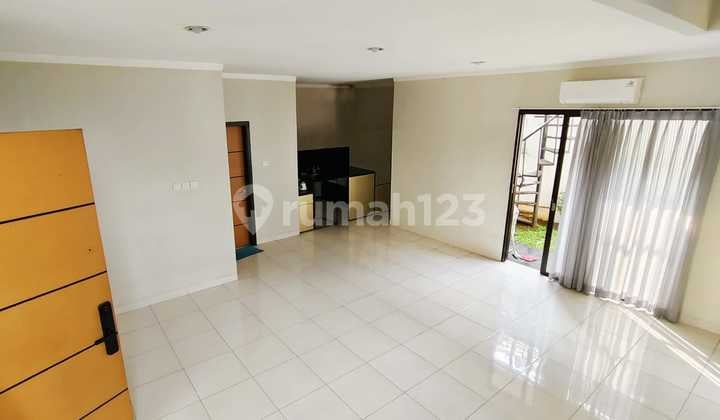 Dijual Cepat!! Rumah Posisi Hoek, Taman Luas, Lokasi Strategis; Dekat Akses Tol; Stasiun KRL, Mall, Rs, Dll di Discovery Residence, Bintaro Jaya Sektor 9