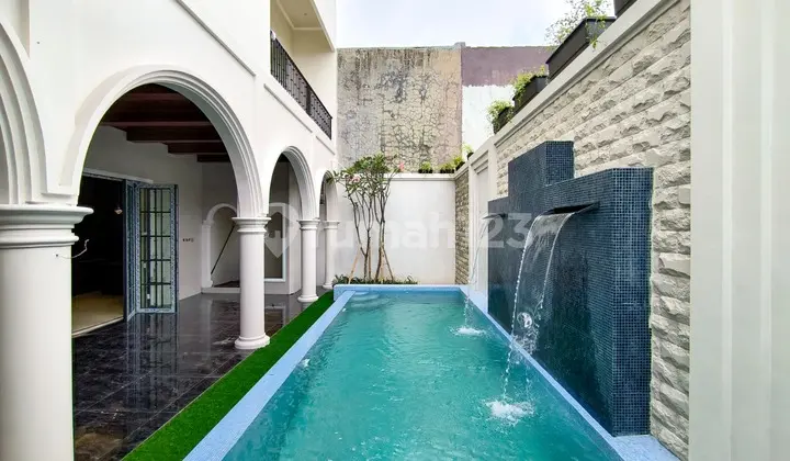 Luxury New Building House in a Strategic Location; Near Toll Access; Office & Business Center, Mall, Hospital, School, etc. on Jl. Pekayon, Pejaten, Ragunan, Pasar Minggu, South Jakarta.