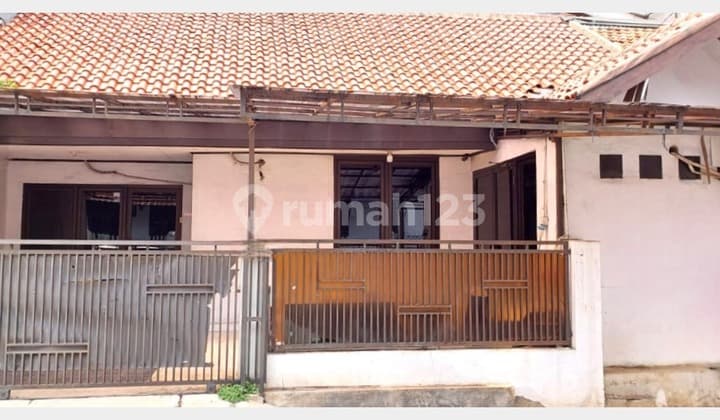 Rumah strategis di Bendungan Hilir luas 11x13 148m Tanah Abang Jakarta Pusat