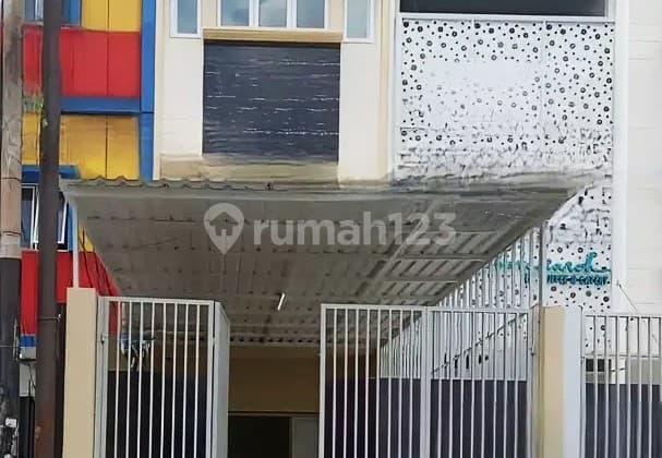 Ruko 3,5 Lantai 3,5x24 Pinggir Jalan Raya di Sumur Batu Kemayoran