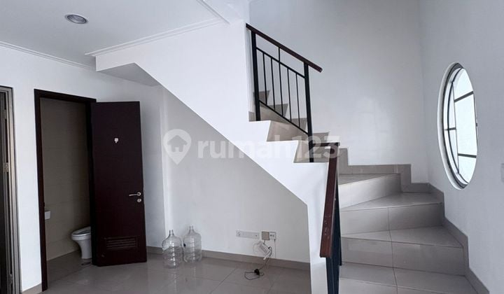 Di Sewakan Rumah Pik2 Uk4,5X10 3 Lantai