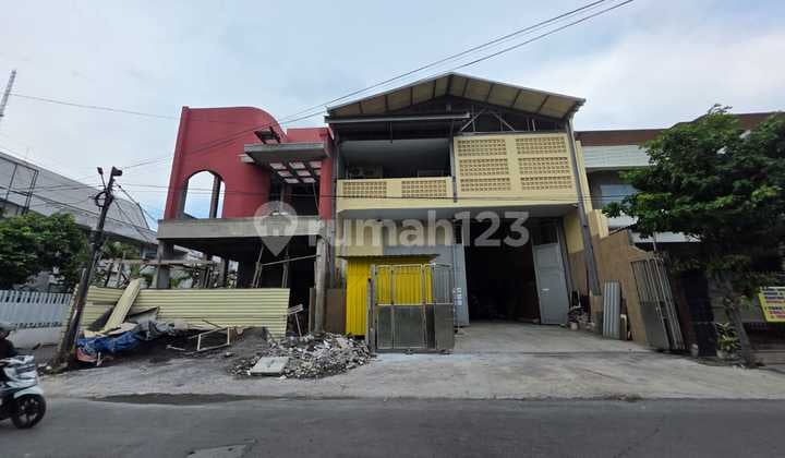 For Sale: Business House on Raya Darmo Permai Utara