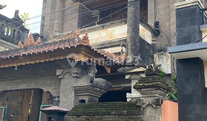 Rumah 3 lantai di komplek perumahan Denpasar Barat