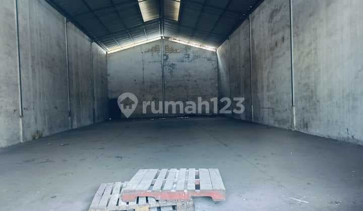 Murah Gudang di Kamal Indah, Luas 550m