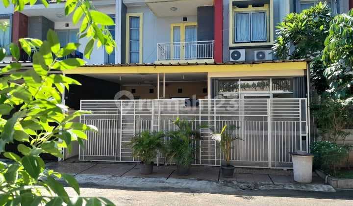 Beautiful Modern Minimalist House in Ciledug Pr18063