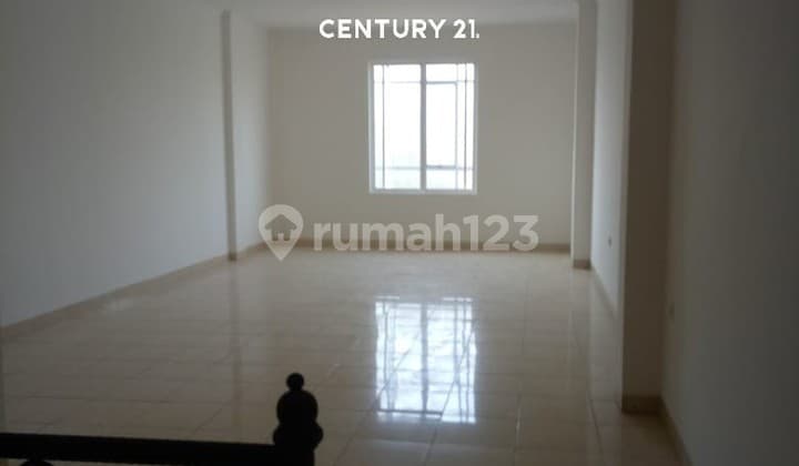 Spacious Strategic Parking Ruko in Pasar Minggu, South Jakarta Wt 14383
