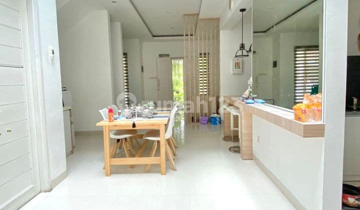 Rumah Modern Mewah 3 Lantai Strategis di Emerald Bintaro Jaya Pr18041