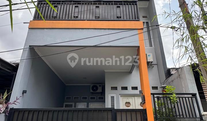 Dijual Rumah 2 Lantai Siap Huni di Cileduk