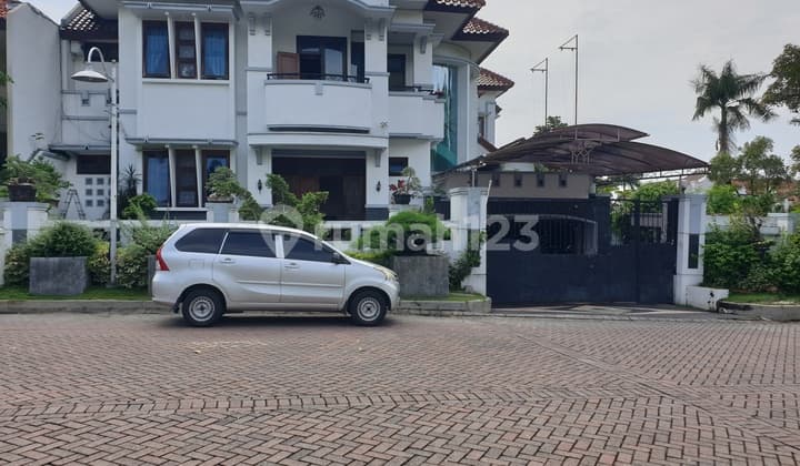 A step away from the culinary center Gwalk.