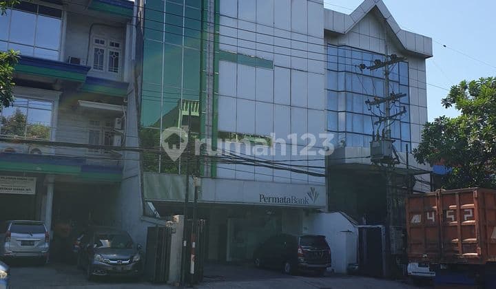 Kantor dekat pelabuhan Tanjung Perak