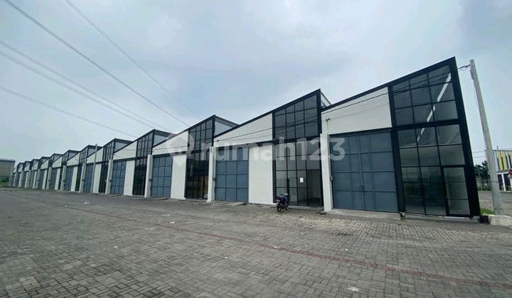 Hanya 20 Juta! Warehouse Modern Siap Huni Di Mojokerto