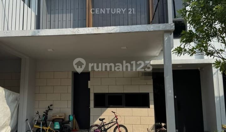 Rumah 3 Lantai Wisteria Metland Cakung - 4+1 Kamar, 2 Carport, Fasilitas Lengkap Harga Nego!