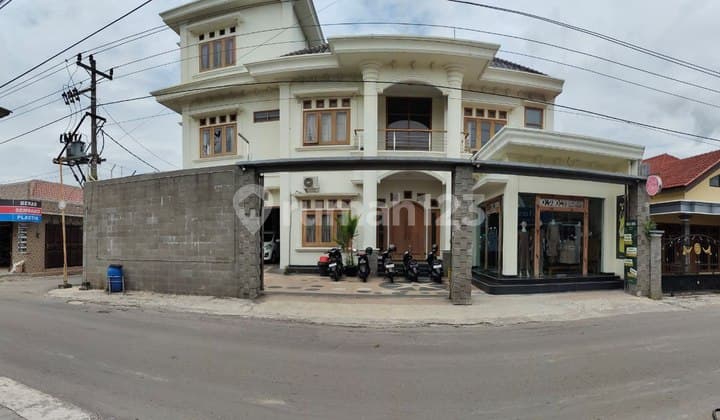 Rumah Mewah 3 Lantai Plus Gudang Konveksi Jaten Karanganyar
