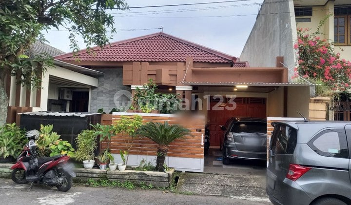 Rumah 2 Lantai Bagus di perumahan elit solo baru di Grogol