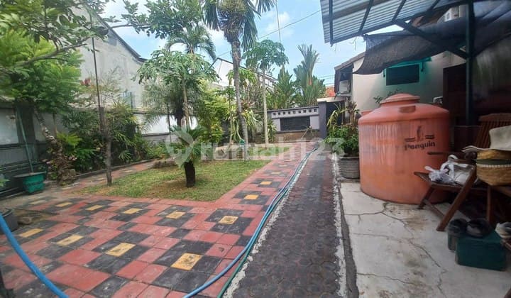 Rumah klasik kokoh di mangkubumen Banjarsari Solo kota