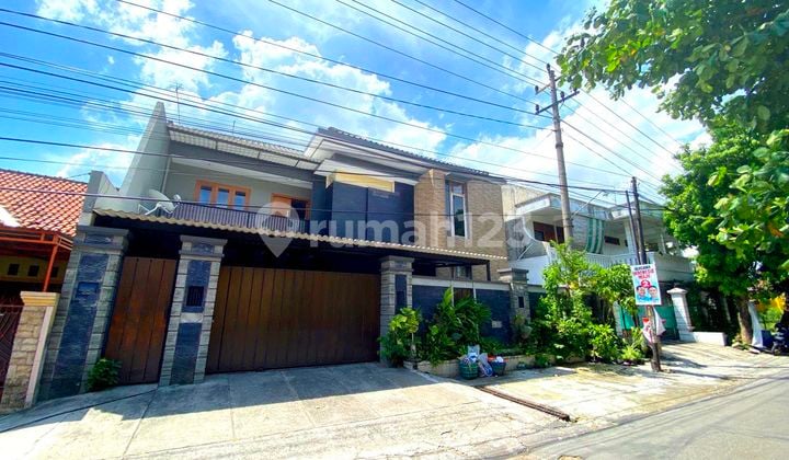 Rumah mewah lantai 2 ada liftnya di jajar Laweyan solo