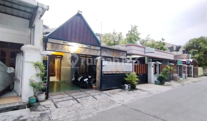 Beautiful 2-Story House in Banyuanyar, Banjarsari, Solo City