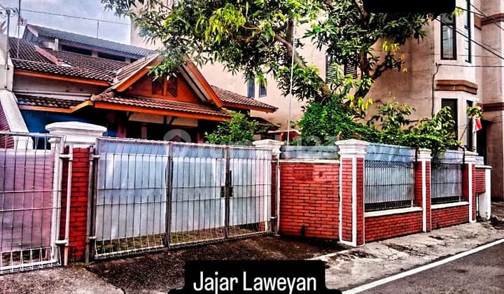 House in Jajar Laweyan, 397 M2 Area, Strategic Location.