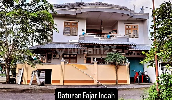 Rumah Fajar Indah Baturan 2,5 Lantai Harga Murah