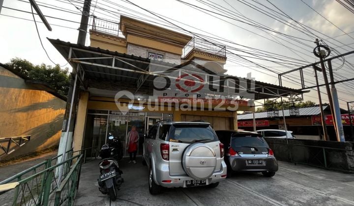 Rumah plus klinik di pinggir jalan raya colomadu dekat AURI
