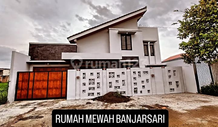 Luxury House in Sumber Banyuanyar, Banjarsari, Solo
