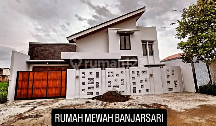 Rumah Mewah Di Sumber Banyuanyar Banjarsari Solo