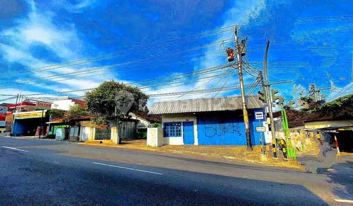 Rumah Plus Gudang Pinggir Jalan Raya Mojosongo Solo
