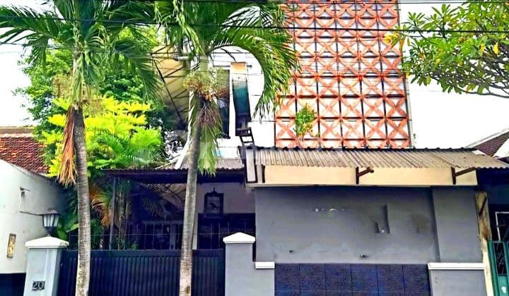 Rumah Hotel 14 Kamar Lokasi Strategis Pinggir Jalan Laweyan