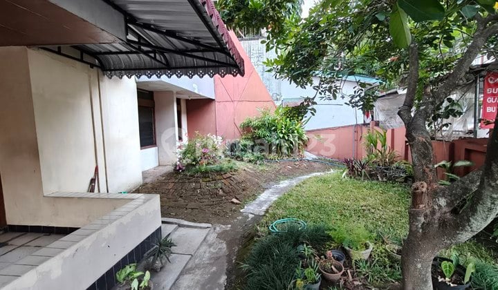 Rumah Cantik Di Kalitan Penumping Pinggir Jalan Utama