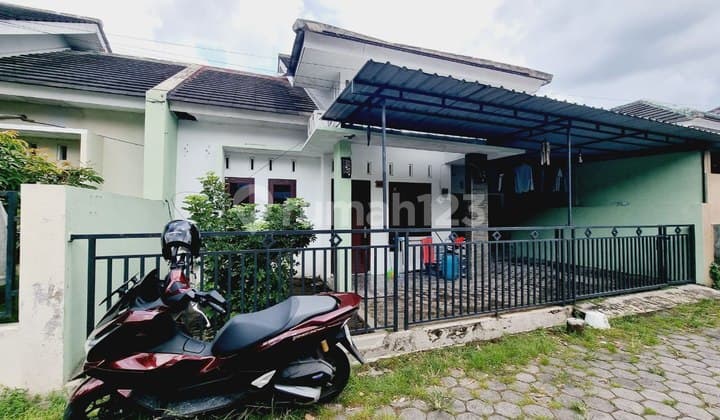 Rumah Lahan Luas108 M2 Di Perumahan Gedongan Colomadu