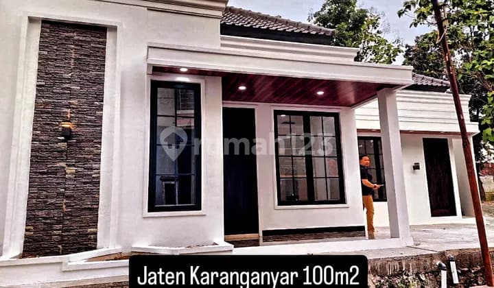Rumah Cantik Desain Classic Di Jaten Karanganyar