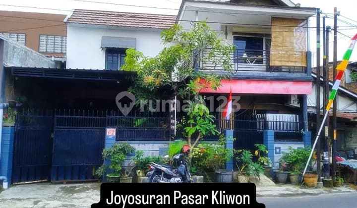Rumah Pinggir Jalan Utama Joyosuran Pasar Kliwon Solo