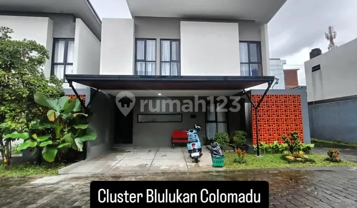 Rumah, 2 Lantai, Mewah di Perumahan Cluster Blulukan Colomadu