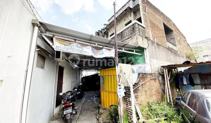 Rumah Plus Gudang Di Gang Buntu Nusukan Solo