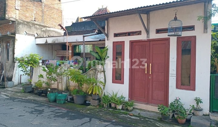 Land, Bonus Building in Sumber Banjarsari Flood-Free