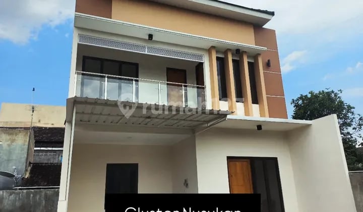 Rumah Mewah di Perumahan Cluster di Nusukan Banjarsari