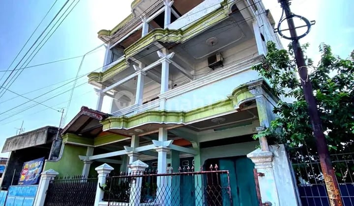 Rumah Cantik 3 Lantai Cemani Grogol Sukoharjo