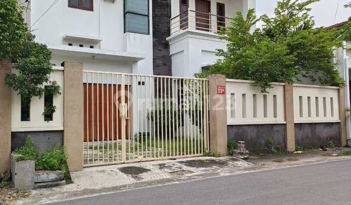 Rumah 2 Lantai Strategis Di Dekat Lapangan Sumber Banjarsari Solo