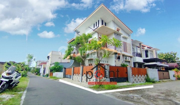 Rumah Mewah Harga Murah View Gunung Merapi di cangakan, Karanganyar