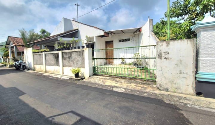 Cheap House with 130 M2 Large Land in Ngringo Jaten Karanganyar