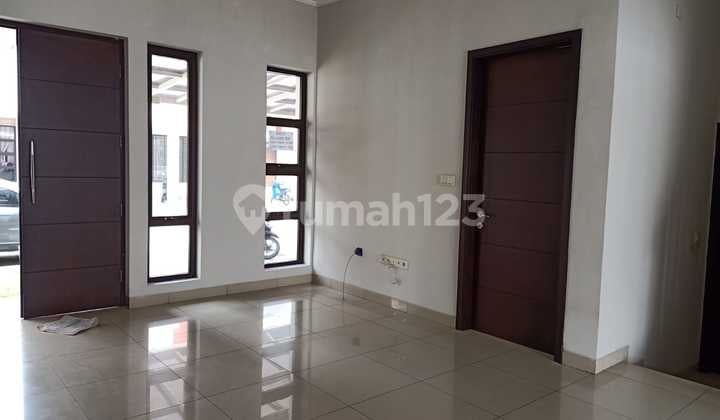 Sewa Rumah Green Lake Cluster Asia Siap Huni 8x15 Nego