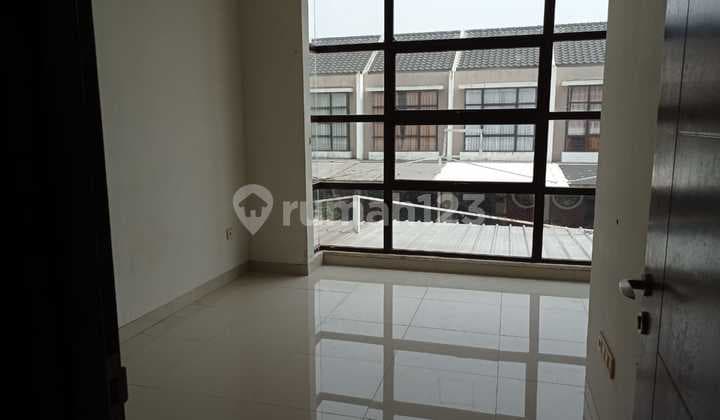 In Demand: Rent House Green Lake City Cluster East Asia 4x15