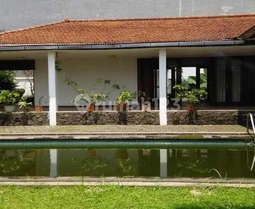 Rumah Terawat Ciumbuleuit Bandung Utara