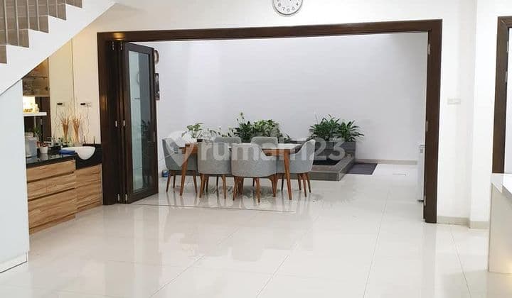 Rumah Bagus Kembar Mas BKR Pusat Kota Strategis