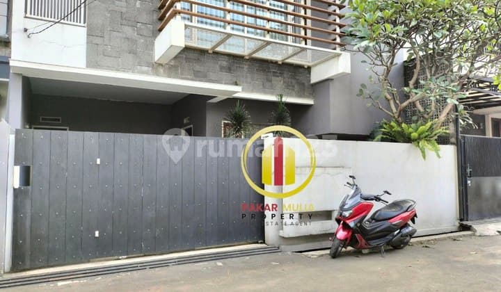 Rumah Minimalis Siap Huni Lokasi Favorite Suryalaya Buah Batu